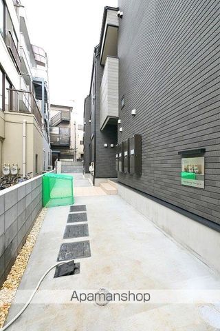 ハーモニーテラス仲宿IIIの玄関写真