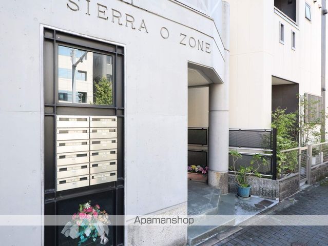 SIERRA OZONEの玄関写真