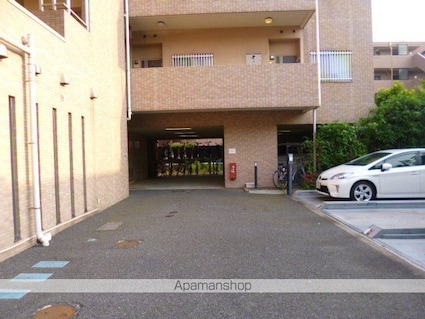 ルート立川[2DK/46.44m2]の駐車場1