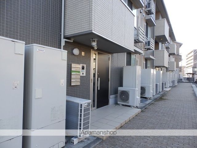 ウィルコート小郡給領町 A・B B棟の玄関写真