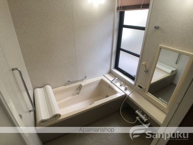 松山市 2階建 築33年の内装写真