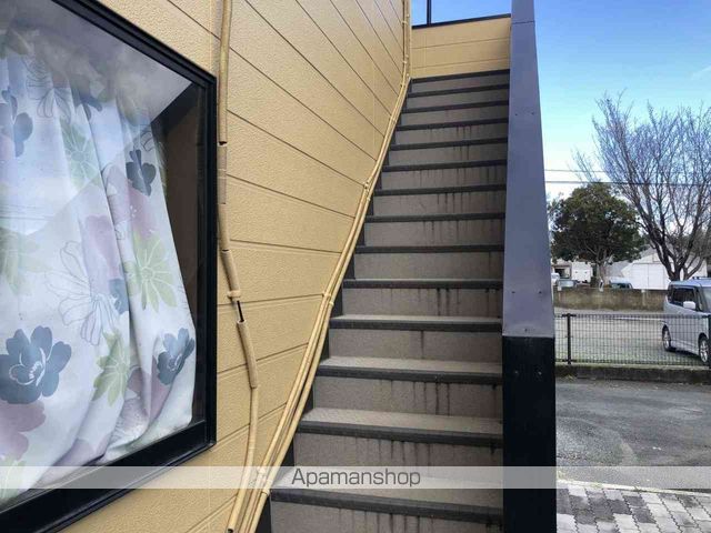レオパレスKUROISHIの玄関写真