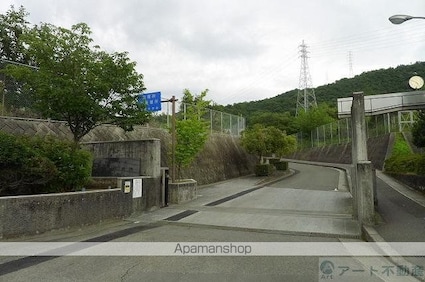 愛媛県松山市畑寺町[1LDK/44.35m2]の周辺2