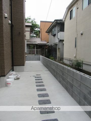 ハーモニーテラス関町北IIIの玄関写真