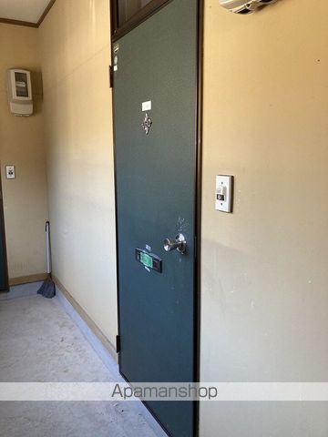 ハイツゆりの玄関写真