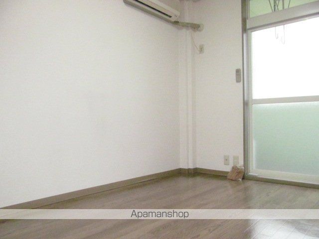 メゾンユニベールの内装写真