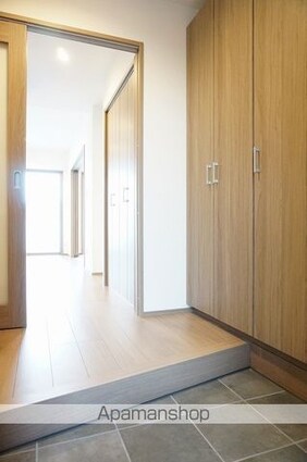 エンブレム持田[1LDK/46.5m2]の玄関