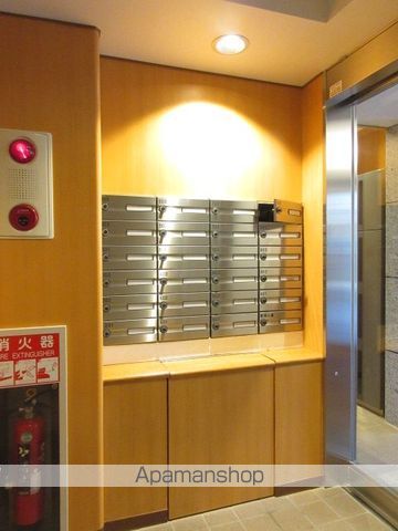エナコート大通22の玄関写真