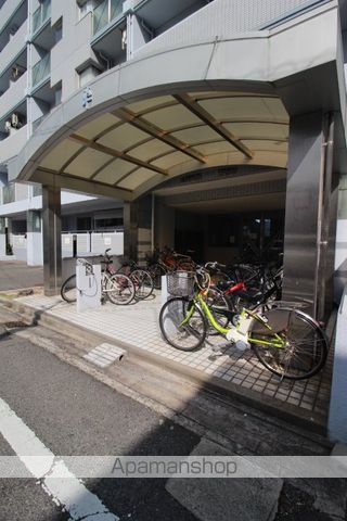 サーパス大供の玄関写真