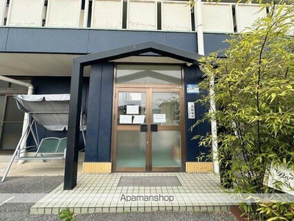 滋賀県彦根市平田町[1K/18m2]のエントランス1