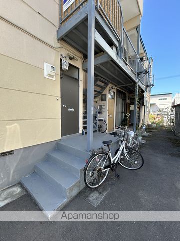 川村ハウスBの玄関写真