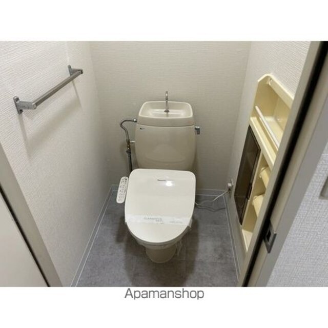 ビーミング[2DK/44m2]のトイレ