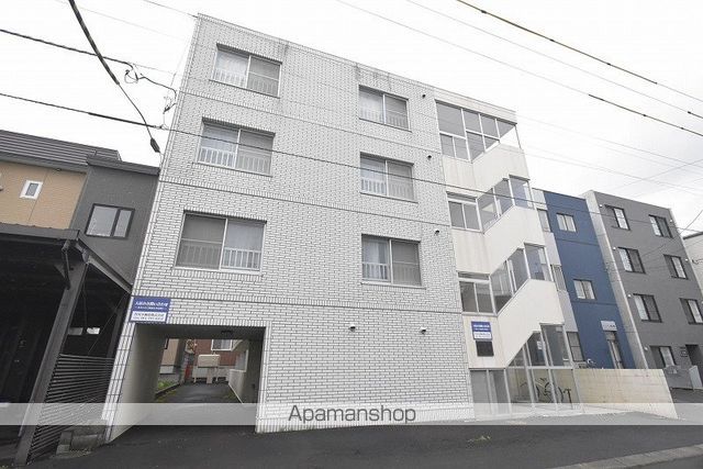 ビッグバーンズマンション南郷IIの外観写真