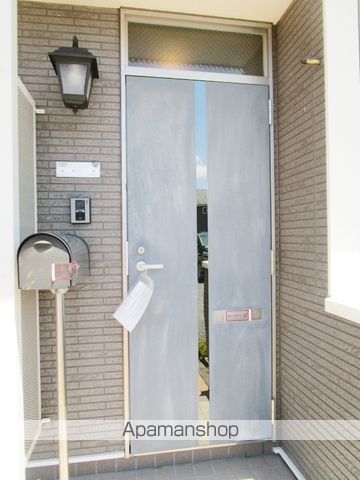 ドルチェヴィータBの玄関写真