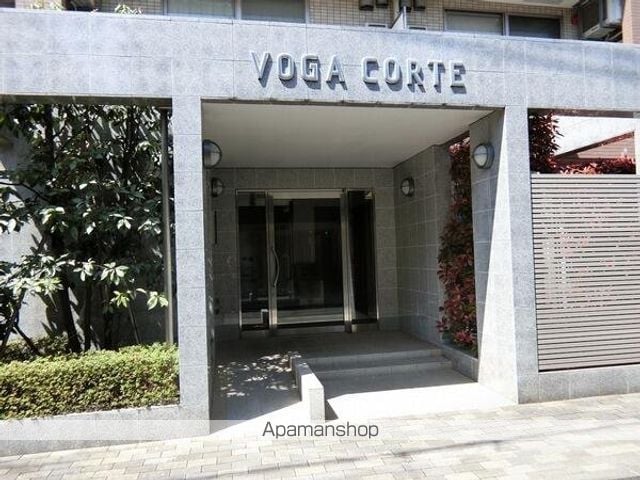 ヴォーガコルテ江古田の玄関写真