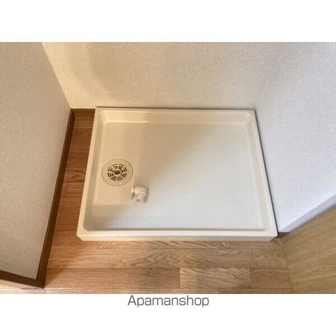 SURPLUS沖の内装写真