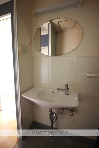 レジデンス伊島B棟の内装写真