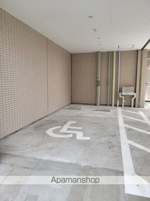 ＣＲＥＡＬ　ｐｒｅｍｉｅｒ明大前[2K/35.7m2]の駐車場3