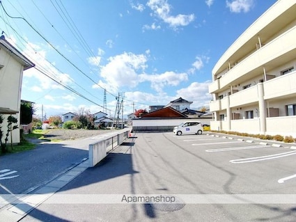 アビタシオン　グラース[2LDK/57.08m2]の駐車場