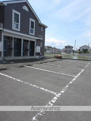 サントゥール　サウス[2LDK/51.67m2]の駐車場2