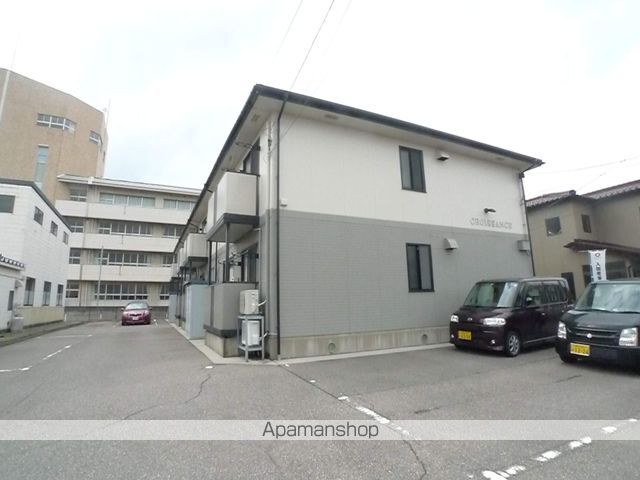 クロワッサンスの外観写真