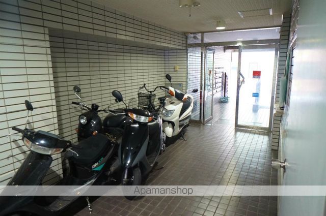 グランド平尾の玄関写真