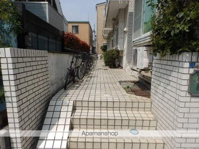 ローズアパートの玄関写真