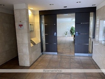 クレスト中府[店舗/100.44m2]のエントランス