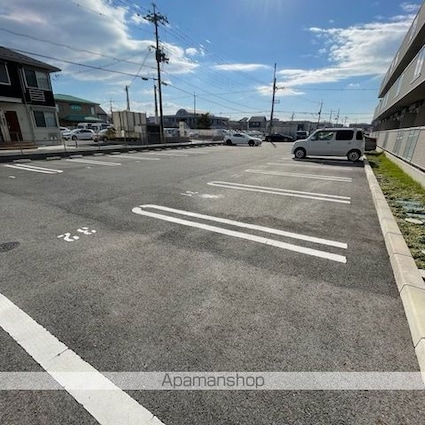 ティーガーデンレジデンス[1LDK/42.62m2]の駐車場3