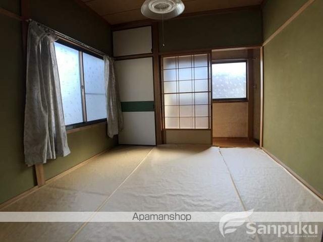 松山市 2階建 築40年の内装写真