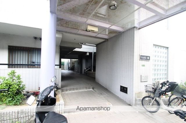 ジュネス堤の玄関写真