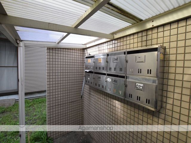 シングルハイツ並木の玄関写真