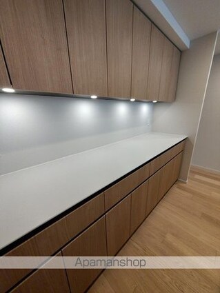 ザ・パークハウス千代田六番町[3LDK/84.37m2]の内装3