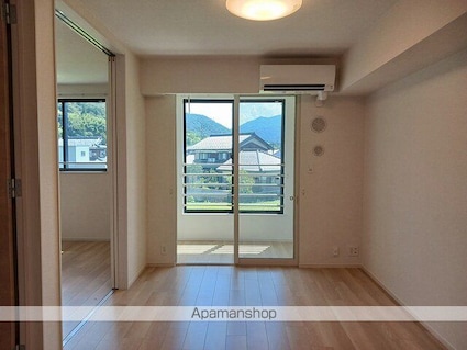 サニー　ピアッツア　Ⅰ[2LDK/59.57m2]のリビング・居間