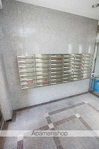 レルベ保田窪の玄関写真