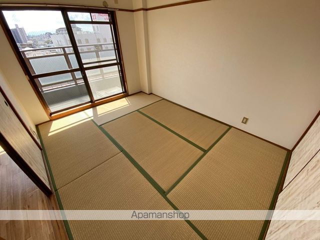 ロイヤル丸文の内装写真