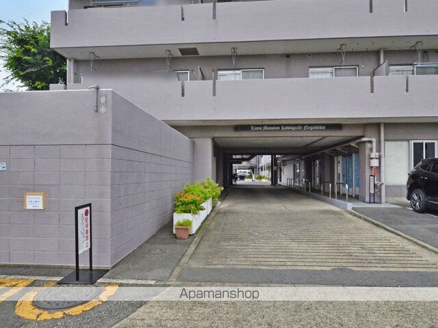 ライオンズマンション川口根岸台の玄関写真