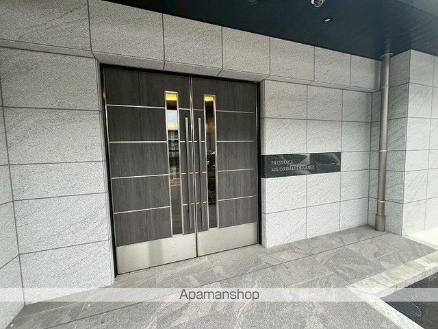 プレサンス緑橋ソレアスの玄関写真