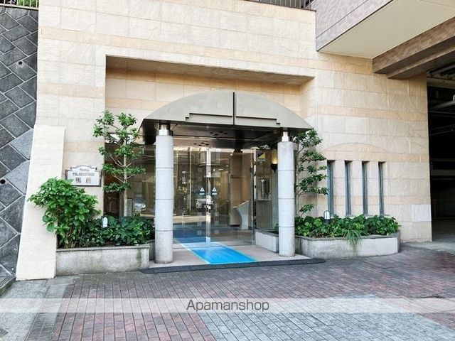日神パレステージ鴨居の玄関写真