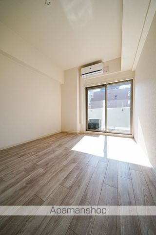 フォーリアライズ梅田レーベンの内装写真