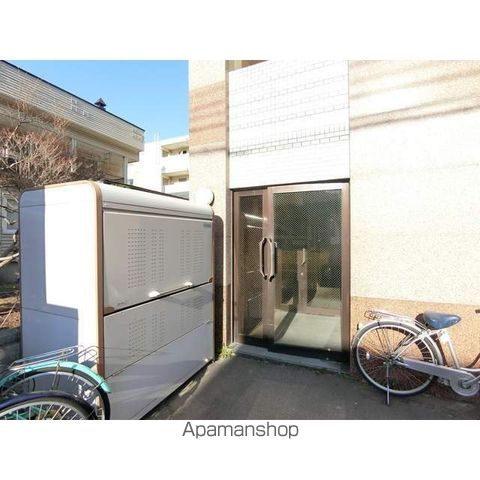 ソレイユハイム山鼻の玄関写真