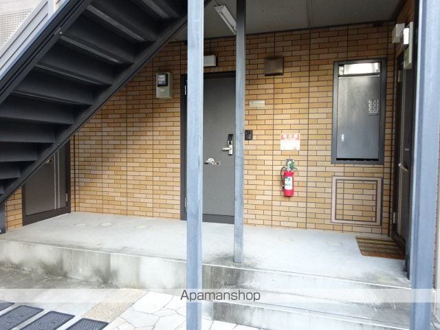 ロイヤルコート上野芝の外観写真