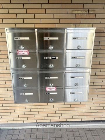 シールド青葉の玄関写真