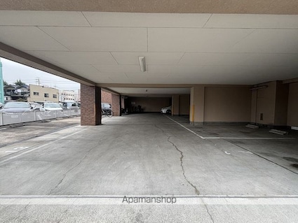 エスポワール尾崎[2LDK/58.32m2]の駐車場