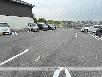 コンフォートヴィレッジ内田[1K/22.76m2]の駐車場