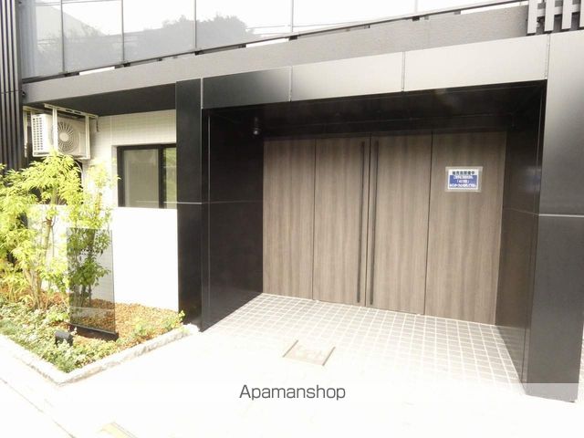 エストゥルース羽田の玄関写真