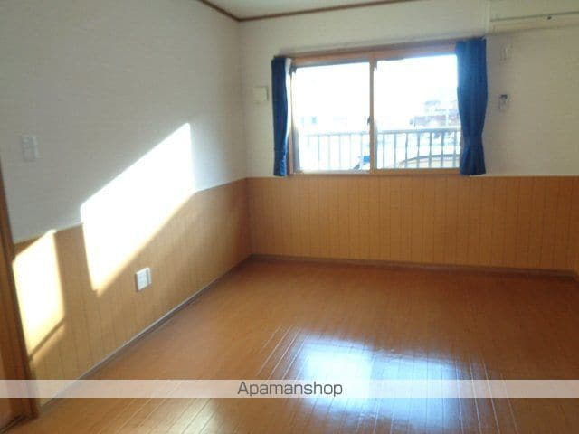 メゾンくわな プラス わんの内装写真