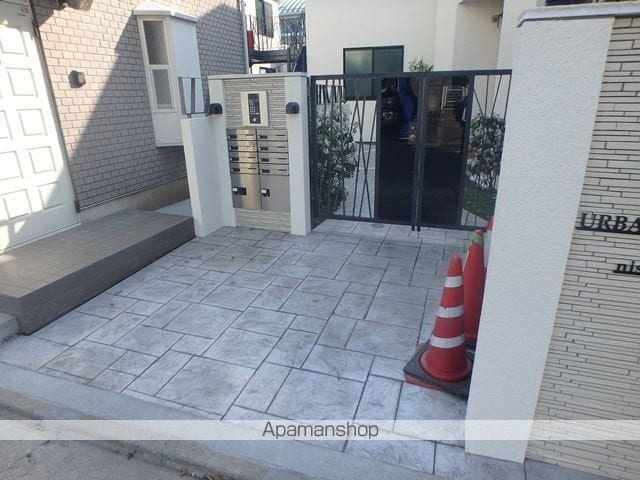 アーベインテラス西荻窪の玄関写真