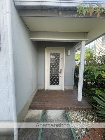 阪和線 和泉鳥取駅 徒歩12分 2階建 築43年の玄関写真