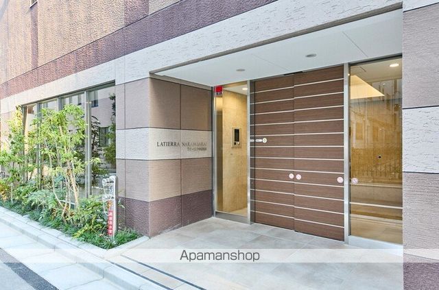 ラティエラ中野新井の玄関写真